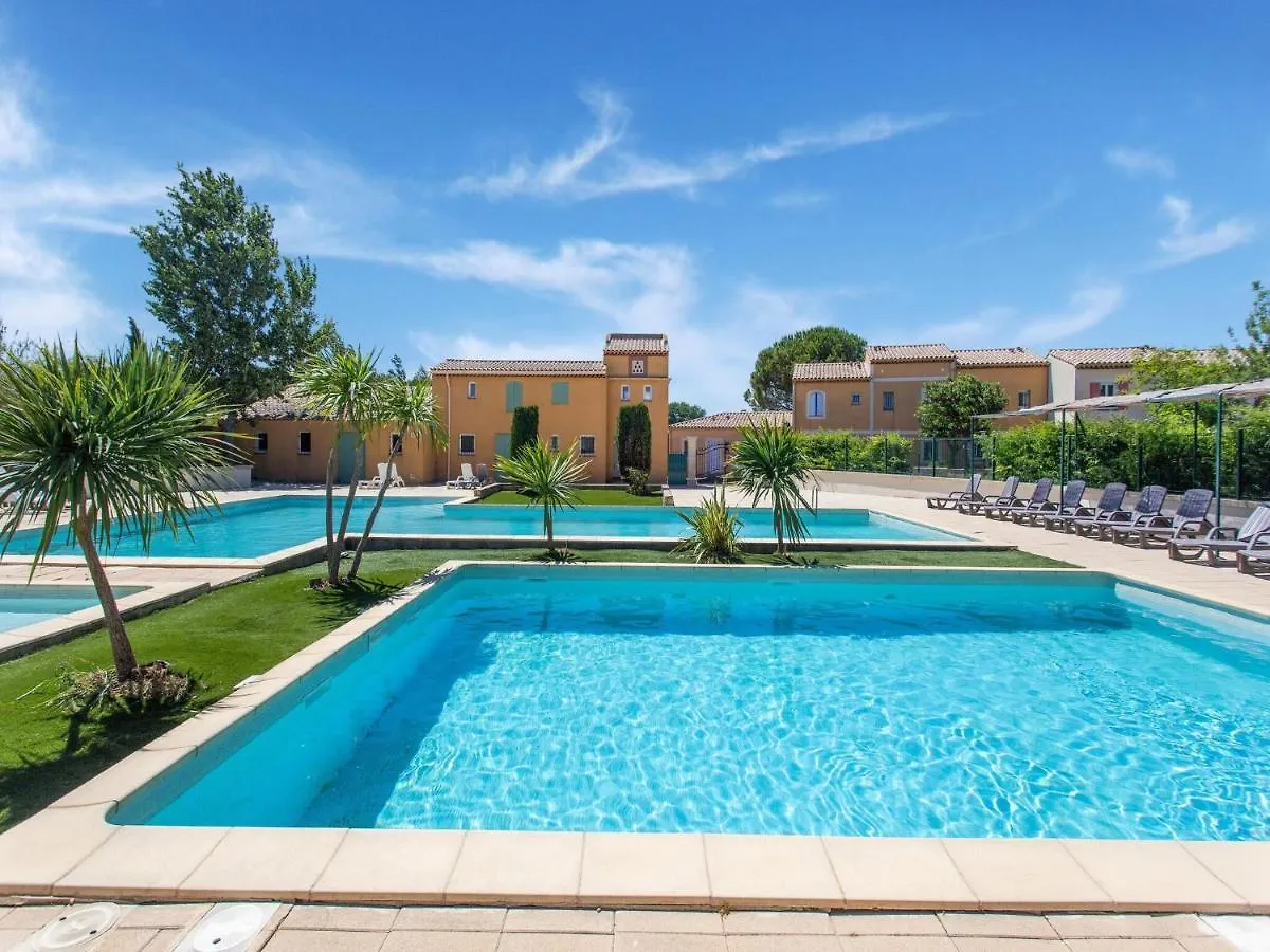 Comfortable Holiday Home With Swimming Pool Arles