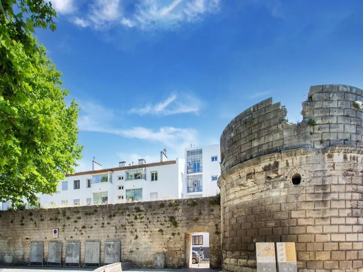 Comfortable Holiday Home With Swimming Pool Arles 0*,