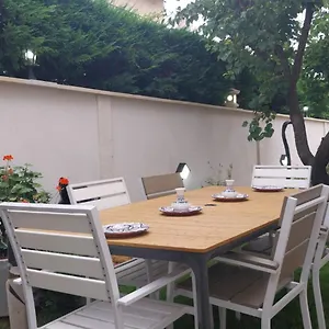 Maison En Rez-de-chaussée,jardin, Très Bien Située Hébergement de vacances